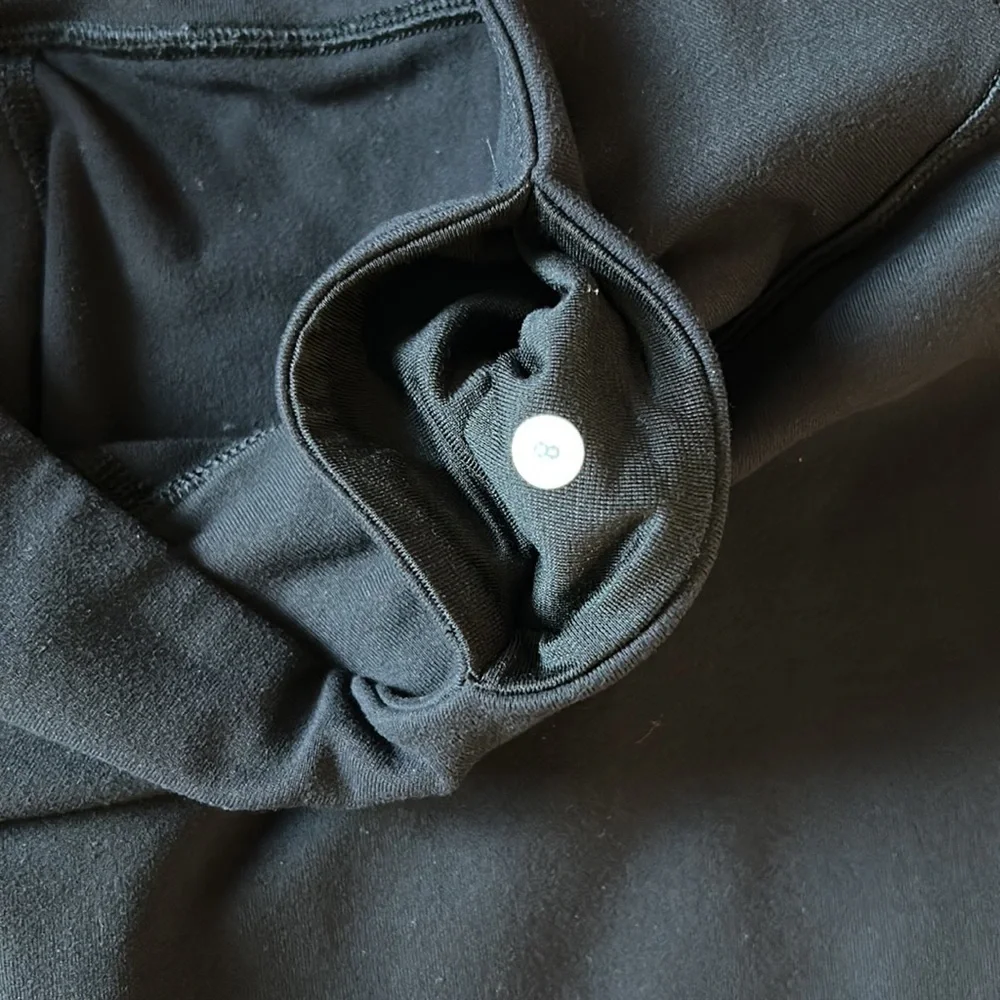 Lululemon Athletica mid-rise leggings, black, size 8 - Picture 3 of 6